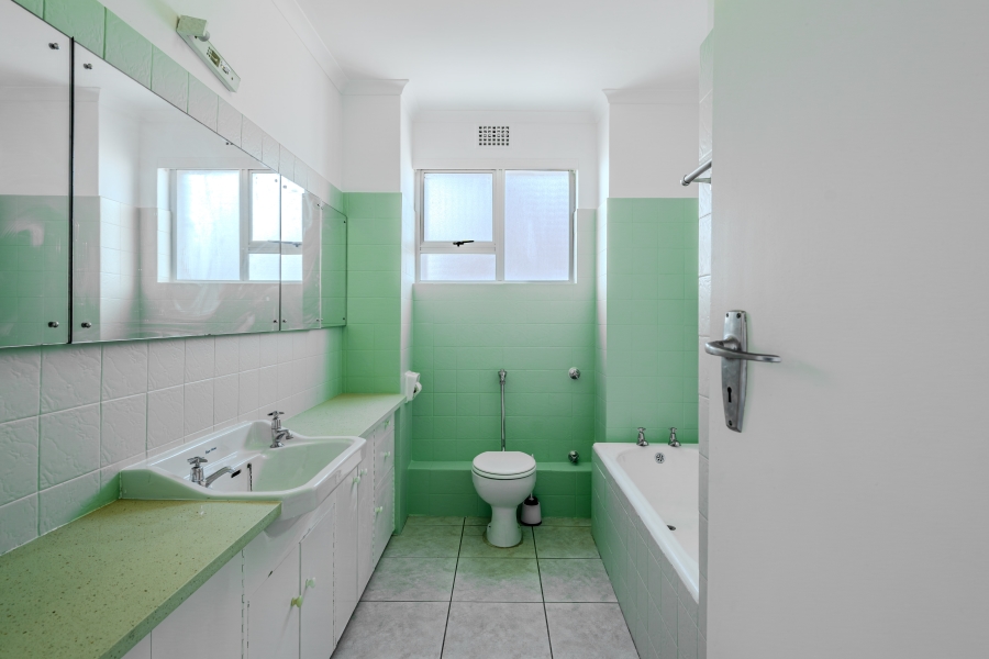 2 Bedroom Property for Sale in Mouille Point Western Cape